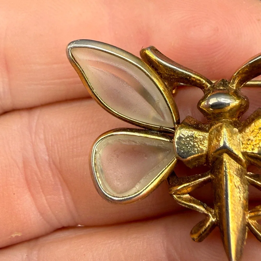Vintage Trifari Petalette Butterfly Brooch Gold Tone Poured Glass Insect Pin